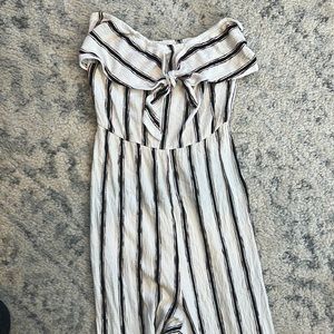 Striped jumpsuit with tie